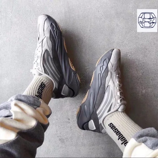 아디다스 이지 부스트 700 V2 테프라 -해외배송-