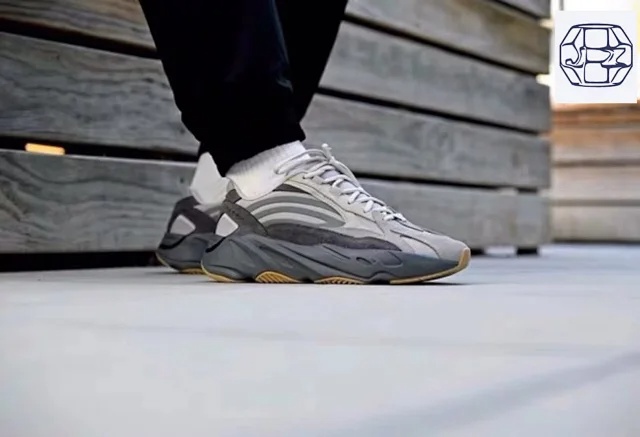 아디다스 이지 부스트 700 V2 테프라 -해외배송-