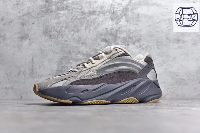 아디다스 이지 부스트 700 V2 테프라 -해외배송-