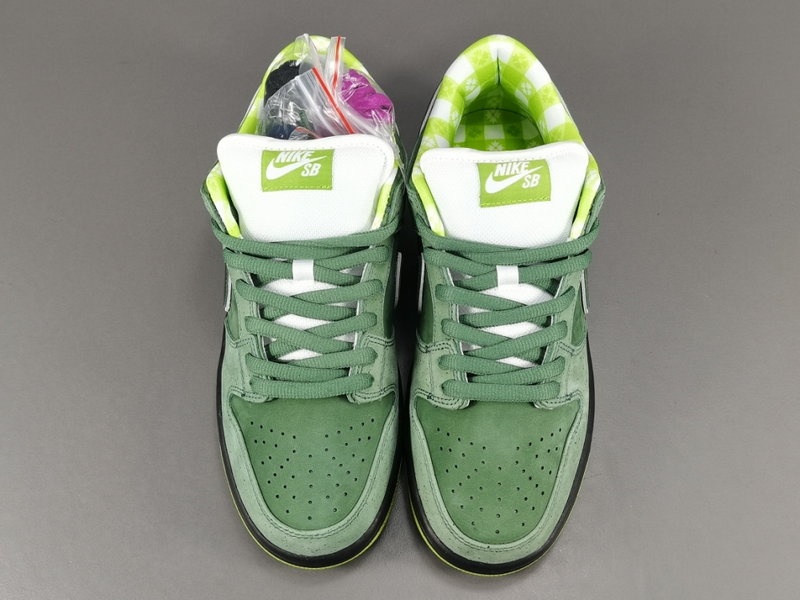 나이키 x 컨셉트 SB 덩크 로우 그린 랍스터 -해외배송-