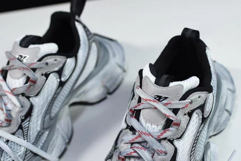 발렌시아가 3XL 스니커즈 그레이 화이트 레드 -해외배송-