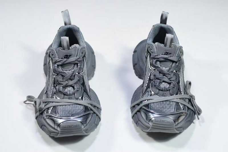 발렌시아가 3XL 스니커즈 블랙 -해외배송-