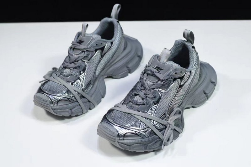 발렌시아가 3XL 스니커즈 블랙 -해외배송-