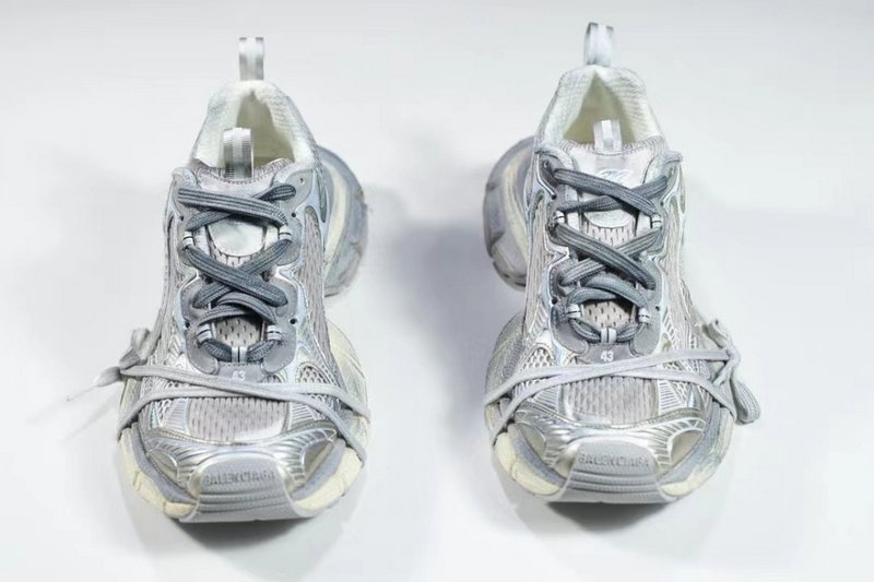 발렌시아가 3XL 스니커즈 라이트 베이지 -해외배송-