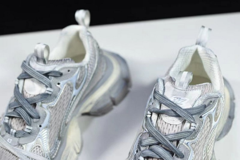 발렌시아가 3XL 스니커즈 라이트 베이지 -해외배송-