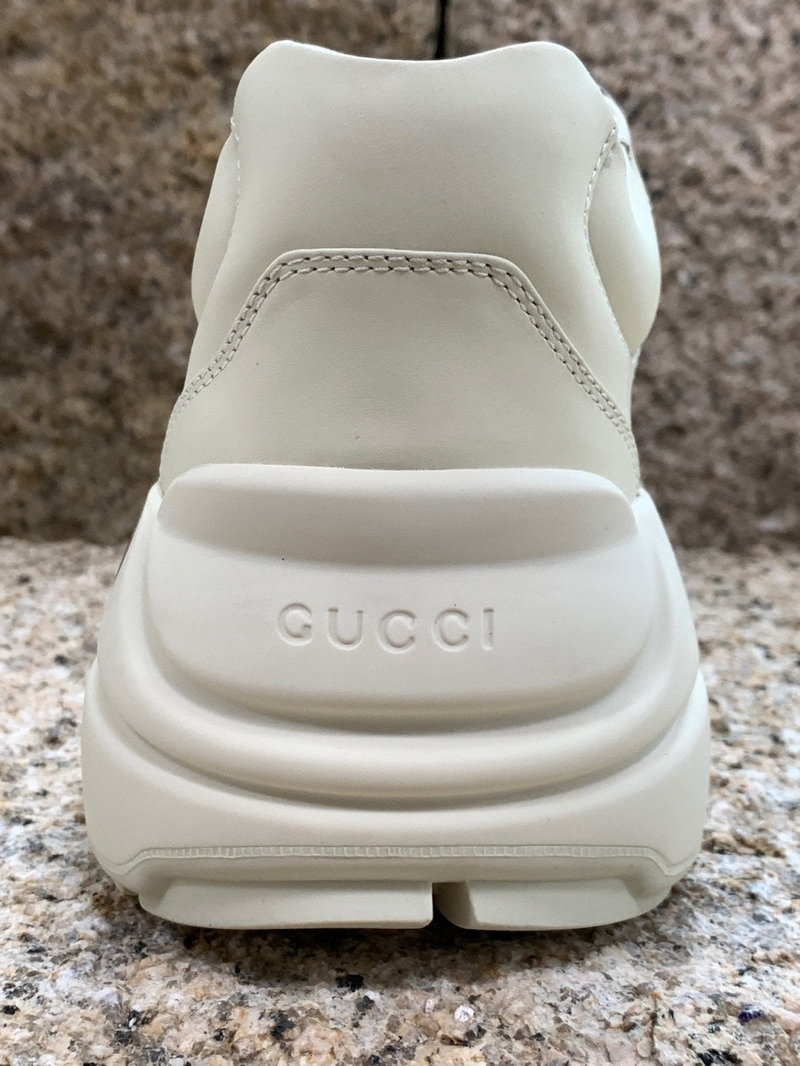 구찌 띠로고 라이톤 스니커즈