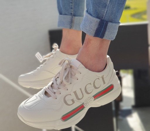 구찌 띠로고 라이톤 스니커즈