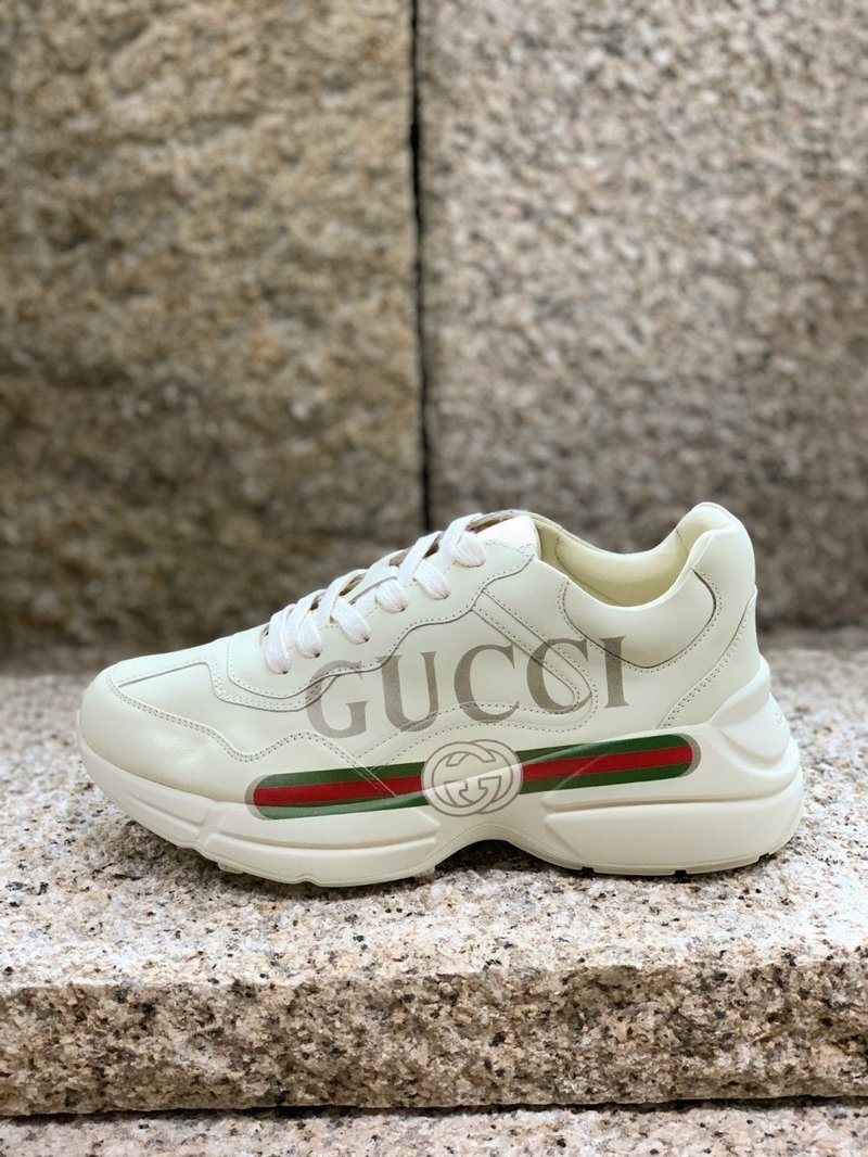 구찌 띠로고 라이톤 스니커즈