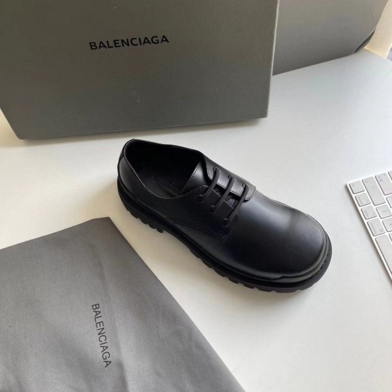 발렌시아가 스트라이크 청키 솔 가죽 더비슈즈 블랙 - 해외배송