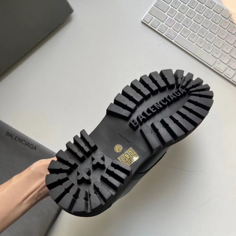 발렌시아가 스트라이크 청키 솔 가죽 더비슈즈 블랙 - 해외배송