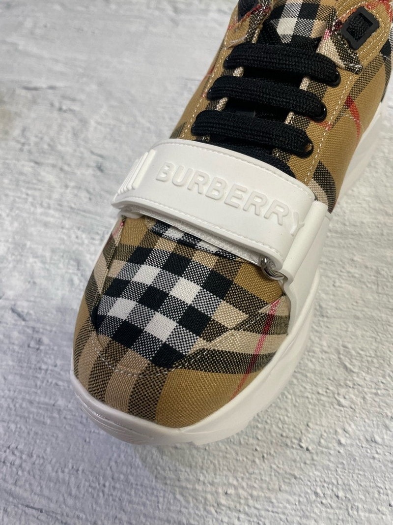 버버리 체크 벨크로 스니커즈