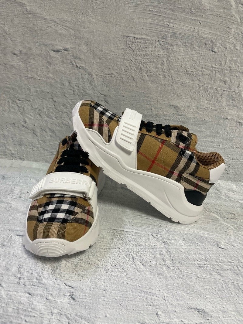버버리 체크 벨크로 스니커즈