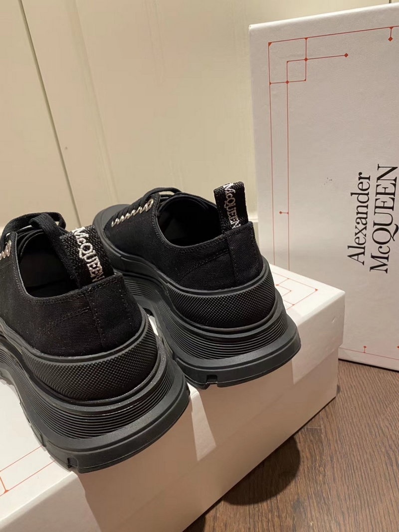 알렉산더 맥퀸 트레드 슬릭 레이스 업 블랙 -해외배송-