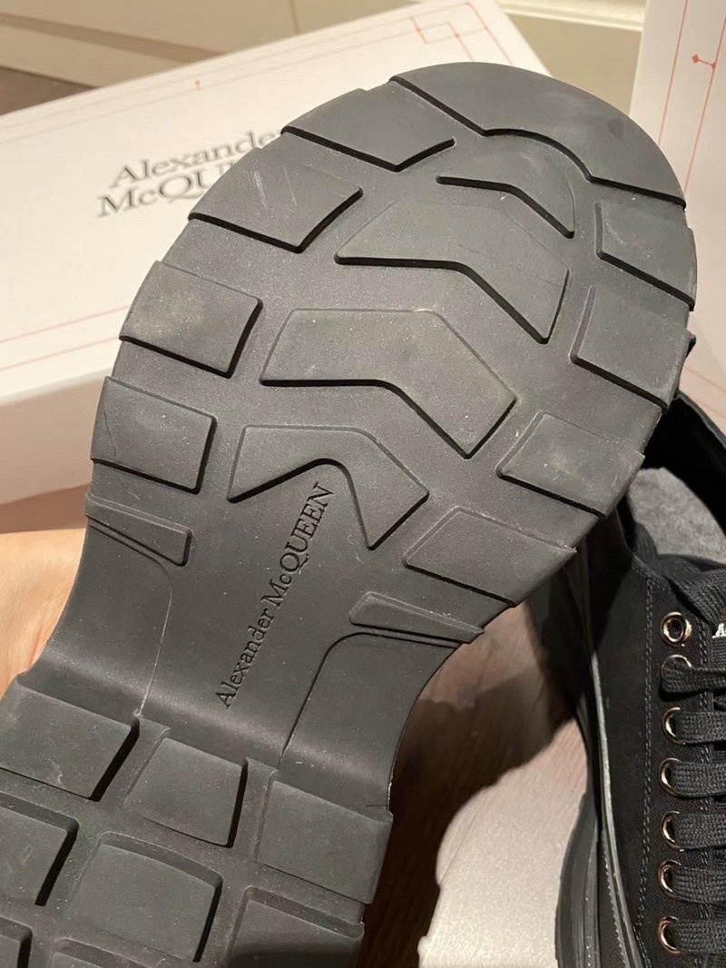 알렉산더 맥퀸 트레드 슬릭 레이스 업 블랙 -해외배송-