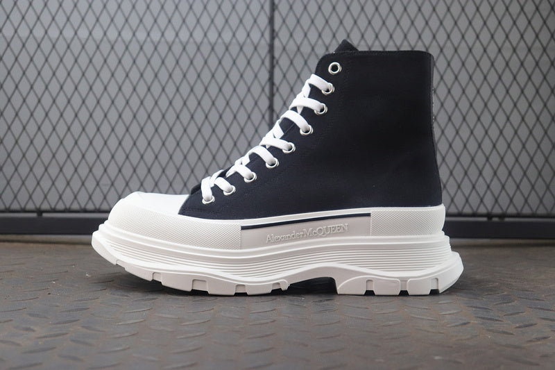 알렉산더 맥퀸 트레드 슬릭 하이탑 부츠 블랙 화이트 -해외배송-