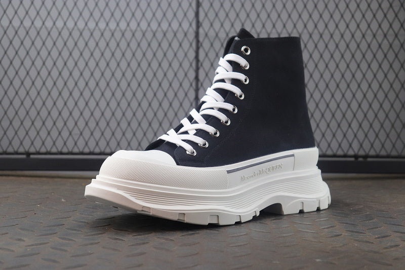 알렉산더 맥퀸 트레드 슬릭 하이탑 부츠 블랙 화이트 -해외배송-