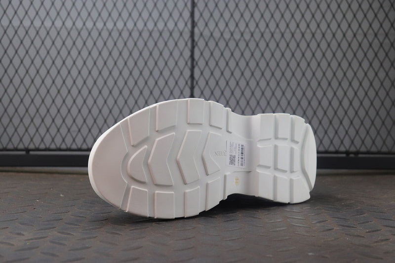 알렉산더 맥퀸 트레드 슬릭 하이탑 부츠 블랙 화이트 -해외배송-