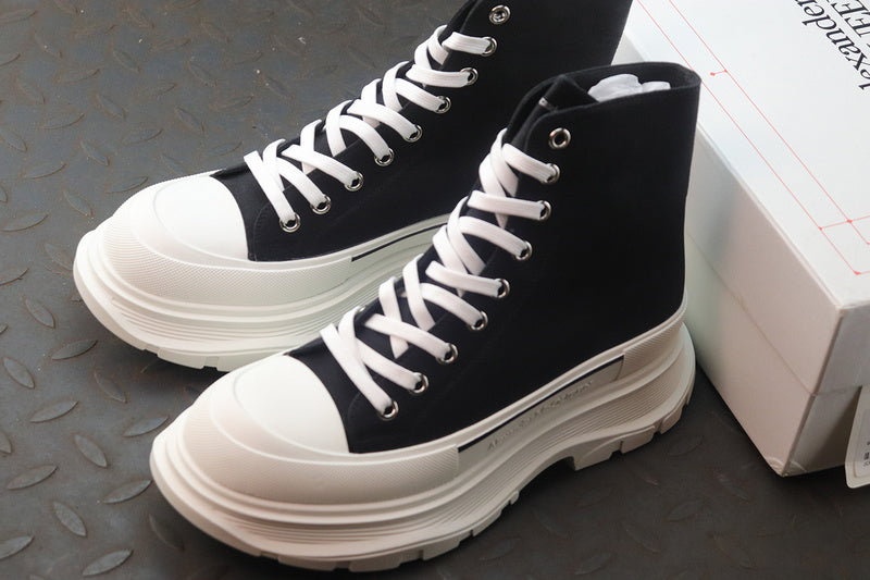 알렉산더 맥퀸 트레드 슬릭 하이탑 부츠 블랙 화이트 -해외배송-