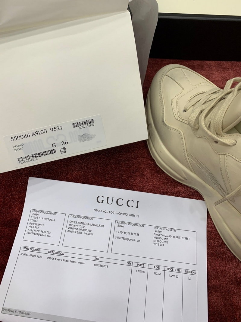 구찌 라이톤 레더 더티 스니커즈 디스트레스드 아이보리