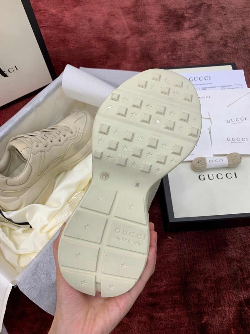 구찌 라이톤 레더 더티 스니커즈 디스트레스드 아이보리