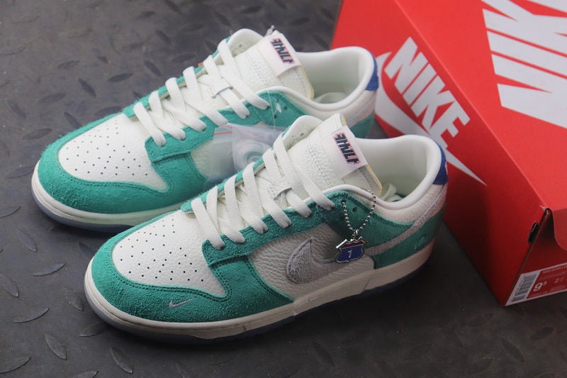 나이키 x 카시나 덩크 로우 로드 사인 - 카시나 한정 -해외배송-