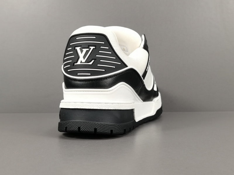 루이비통 트레이너 스니커즈 화이트/블랙 -해외배송-
