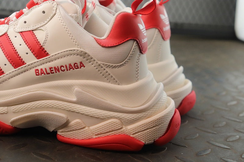 발렌시아가 x 아디다스 트리플 S 스니커즈 화이트 레드