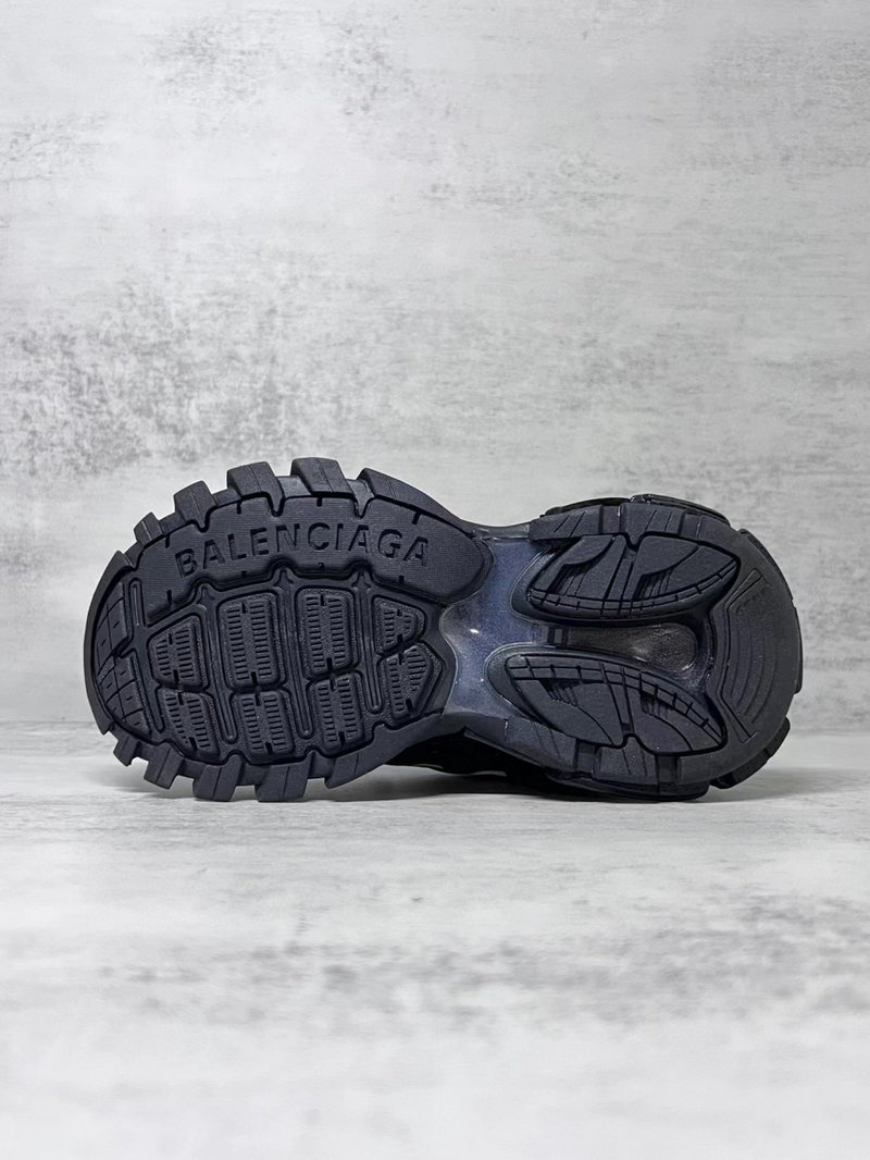 발렌시아가 트랙 스니커즈 블랙 화이트