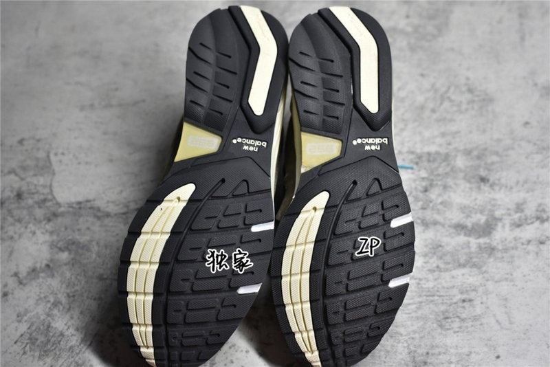 뉴발란스 x JJJ자운드 992 메이드 인 USA 그레이