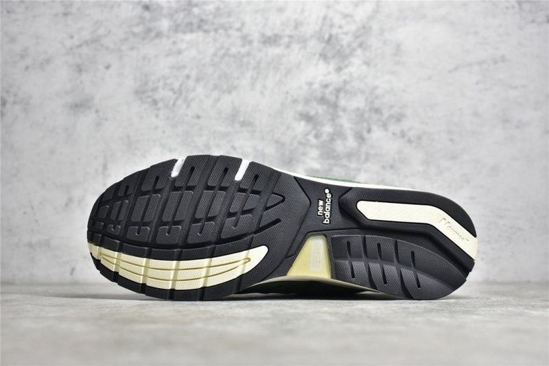 뉴발란스 x JJJ자운드 992 메이드 인 USA 모시 그린