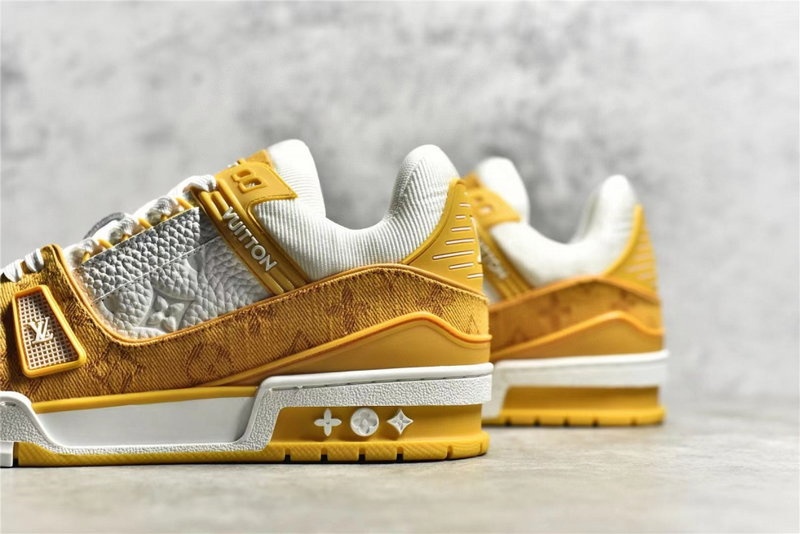 루이비통 LV 트레이너 스니커즈 모노그램 데님 - 옐로우