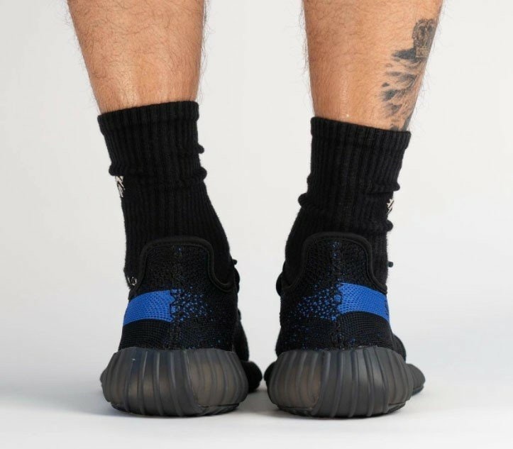 이지부스트 350V2 디즐링 블루 조던인뉴욕