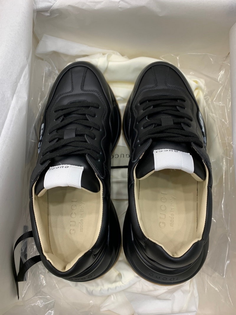 구찌 라이톤 레더 밴드 스니커즈 블랙