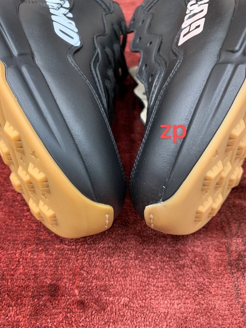 구찌 라이톤 레더 밴드 스니커즈 블랙