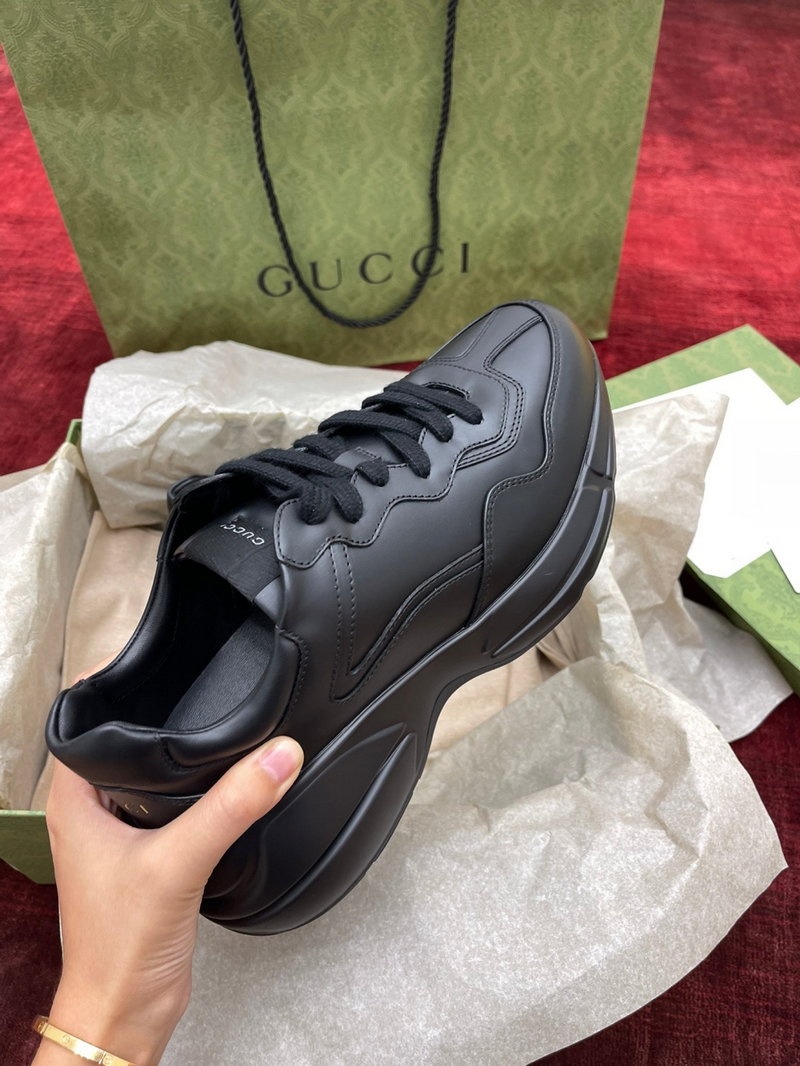 구찌 라이톤 레더 스니커즈 블랙