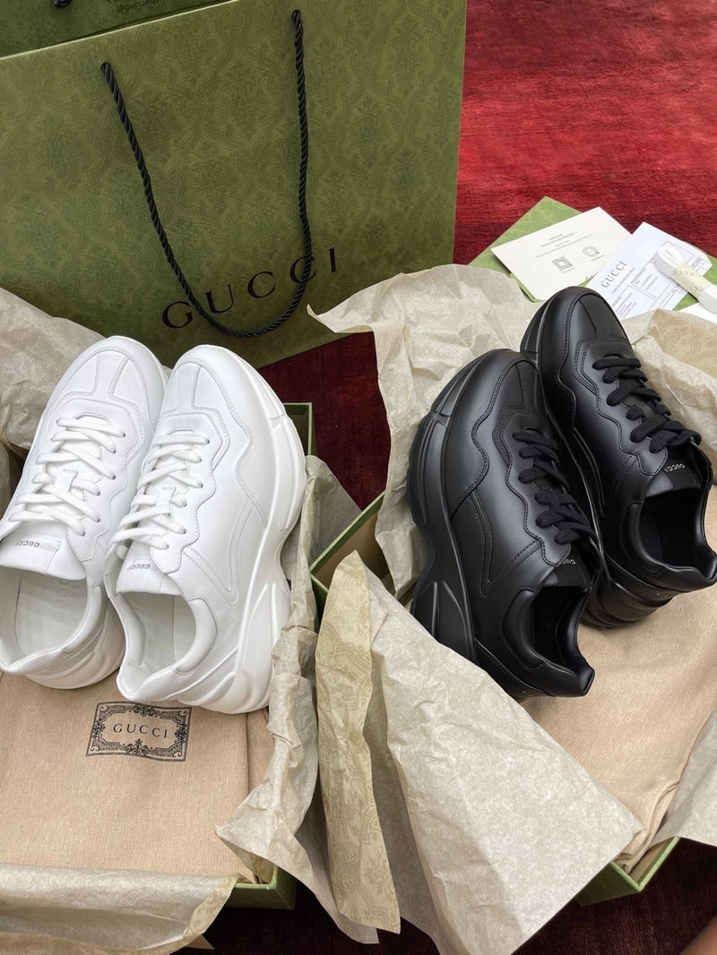 구찌 라이톤 레더 스니커즈 블랙