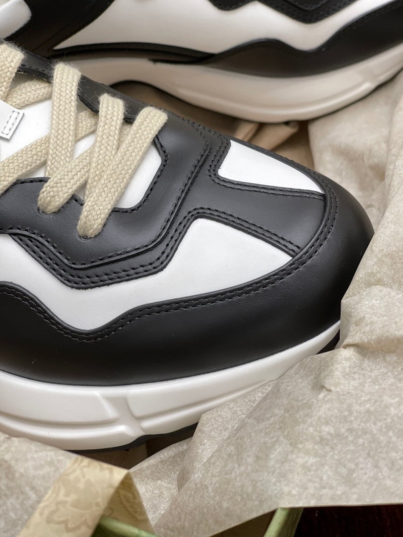 구찌 라이톤 레더 스니커즈 블랙/화이트