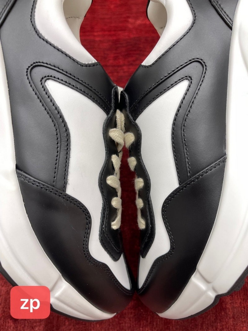 구찌 라이톤 레더 스니커즈 블랙/화이트