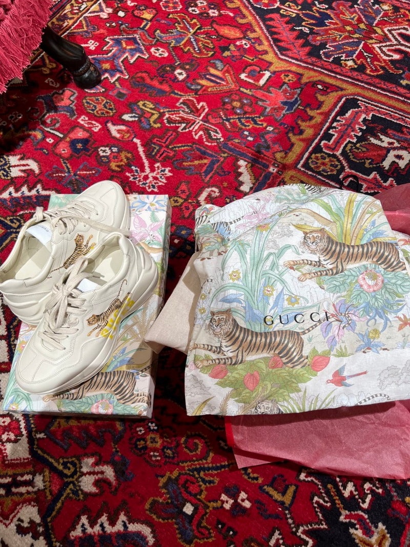 구찌 라이톤 레더 스니커즈 타이거