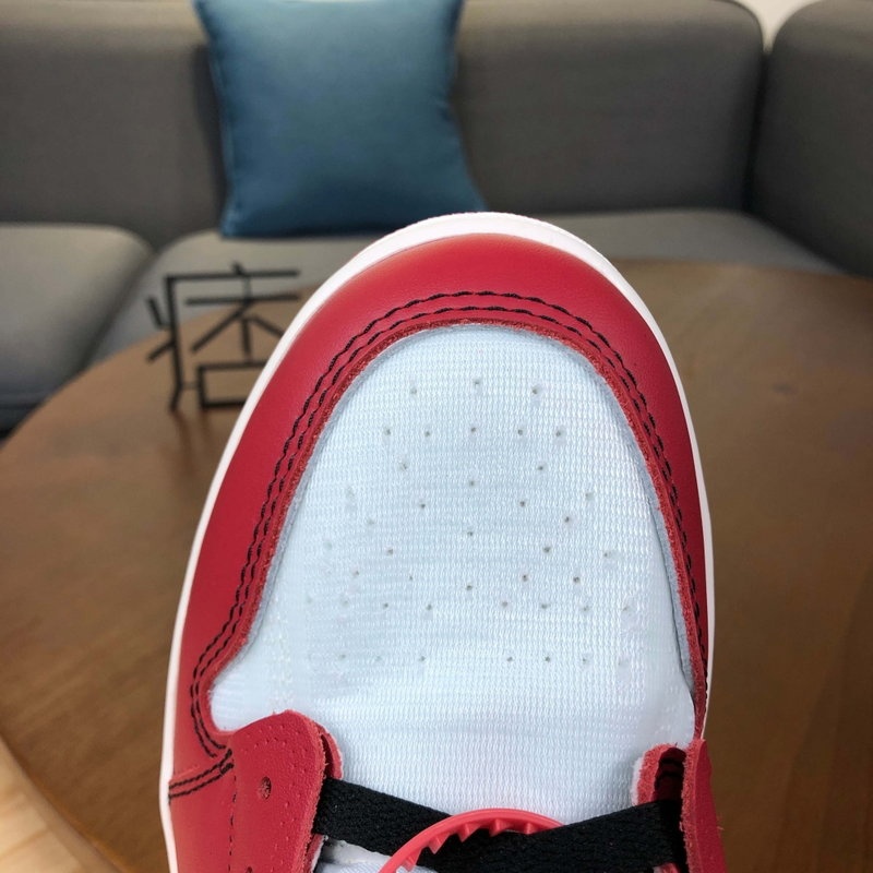 나이키 조던 1 x 오프화이트 레트로 하이 시카고 더 텐