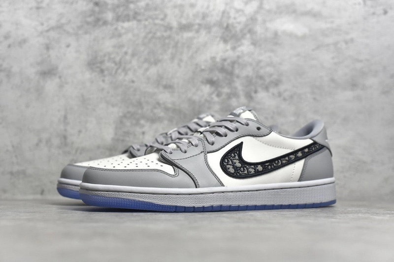 디올 x 나이키 OG 조던1 로우 스니커즈