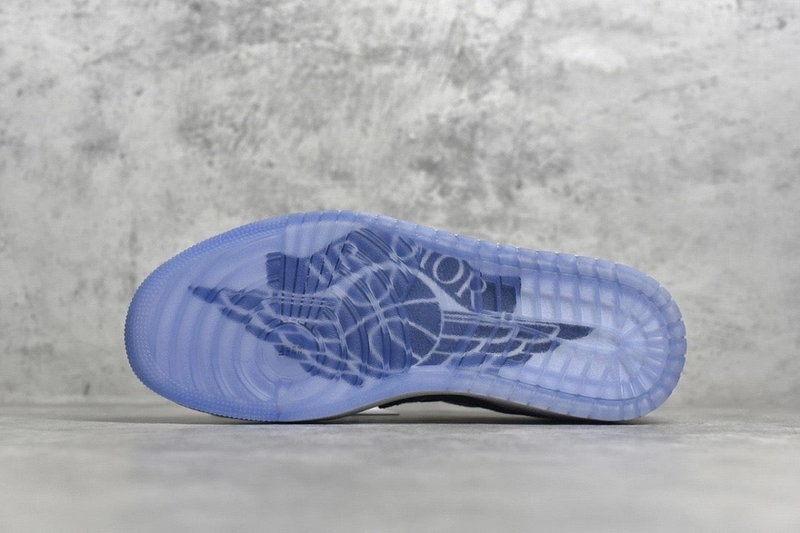 디올 x 나이키 OG 조던1 로우 스니커즈