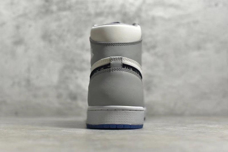 디올 x 나이키 OG 조던1 하이탑 스니커즈