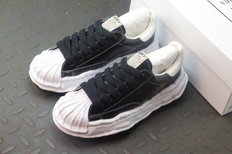 메종 미하라 야스히로 블레이키 OG 솔 레더 로우탑 스니커즈 블랙