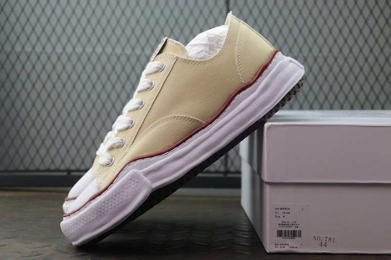 메종 미하라 야스히로 피터슨 OG 솔 캔버스 로우탑 스니커즈 내츄럴