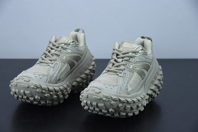 발렌시아가 디펜더 스니커즈 - 베이지