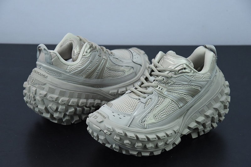 발렌시아가 디펜더 스니커즈 - 베이지