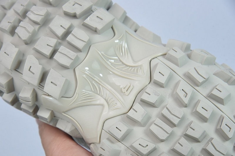 발렌시아가 디펜더 스니커즈 - 베이지