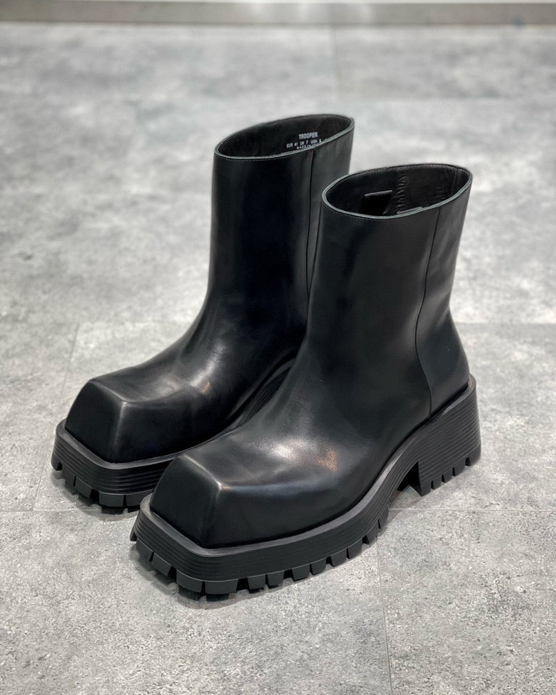 발렌시아가 트루퍼 레더 부츠