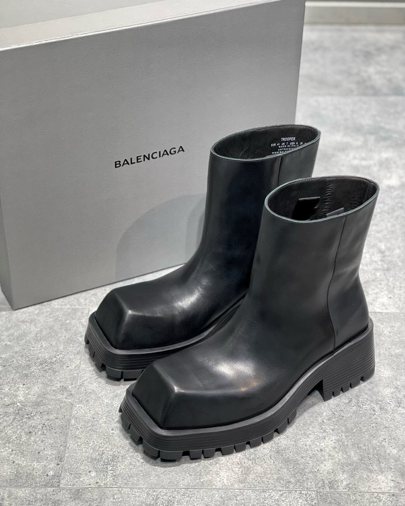 발렌시아가 트루퍼 레더 부츠